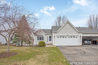 319 Winter Oak E, Holland Twp, MI 49424