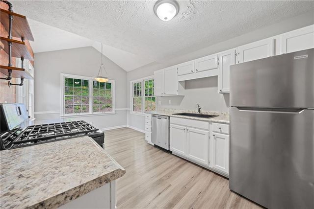 5590 Princeton Oaks Drive, Buford, GA 30518