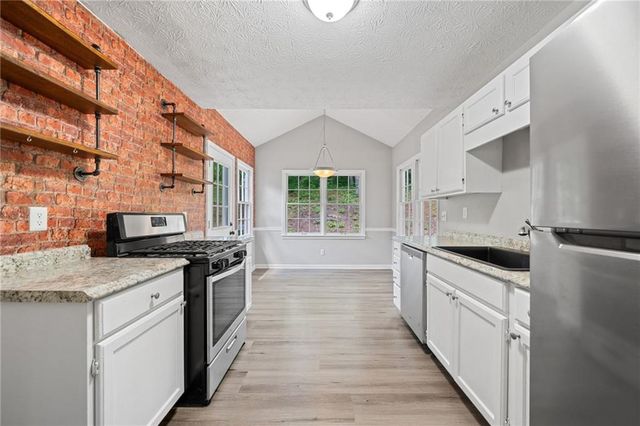 5590 Princeton Oaks Drive, Buford, GA 30518