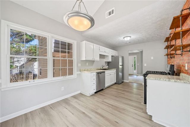 5590 Princeton Oaks Drive, Buford, GA 30518