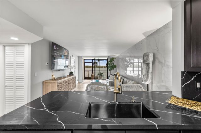 118 Lake Emerald Drive, Oakland Park, FL 33309