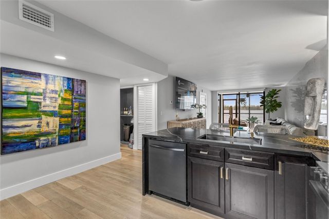 118 Lake Emerald Drive, Oakland Park, FL 33309