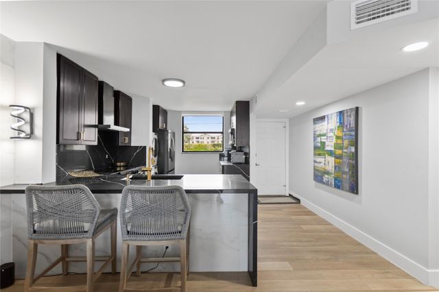 118 Lake Emerald Drive, Oakland Park, FL 33309