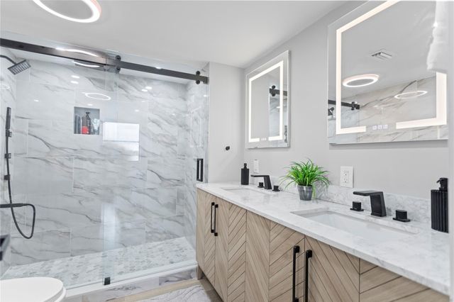 118 Lake Emerald Drive, Oakland Park, FL 33309