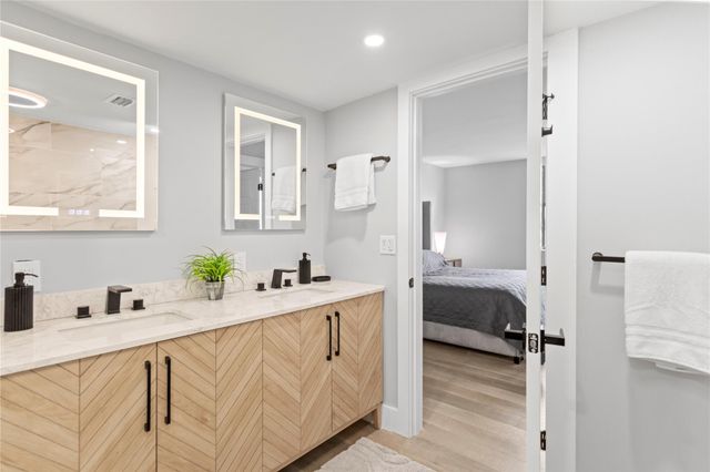 118 Lake Emerald Drive, Oakland Park, FL 33309