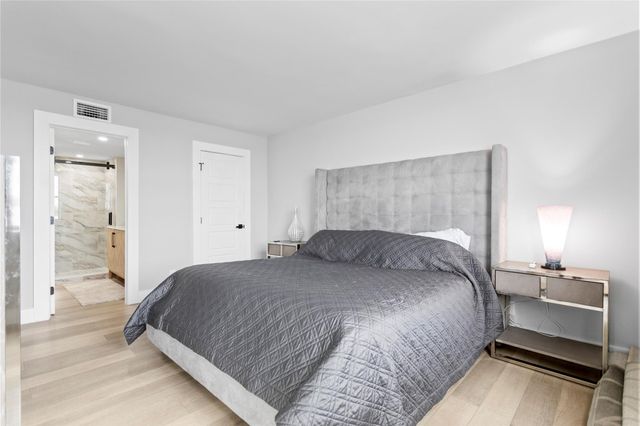 118 Lake Emerald Drive, Oakland Park, FL 33309