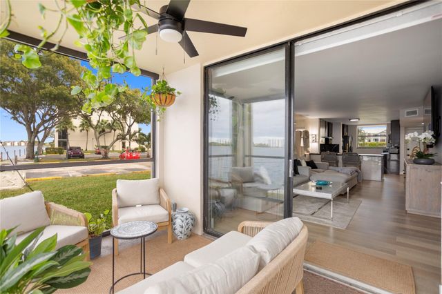 118 Lake Emerald Drive, Oakland Park, FL 33309