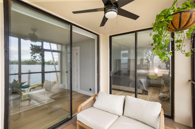 118 Lake Emerald Drive, Oakland Park, FL 33309