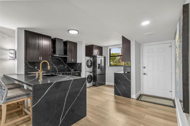 118 Lake Emerald Drive, Oakland Park, FL 33309