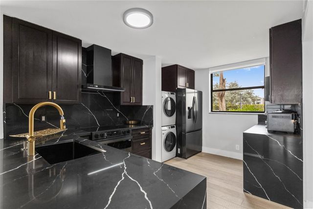 118 Lake Emerald Drive, Oakland Park, FL 33309