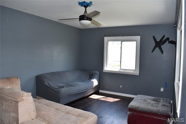 302 Barthel Avenue, St Charles, MO 63301