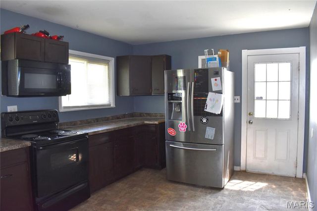 302 Barthel Avenue, St Charles, MO 63301