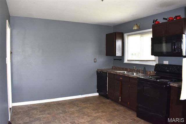 302 Barthel Avenue, St Charles, MO 63301