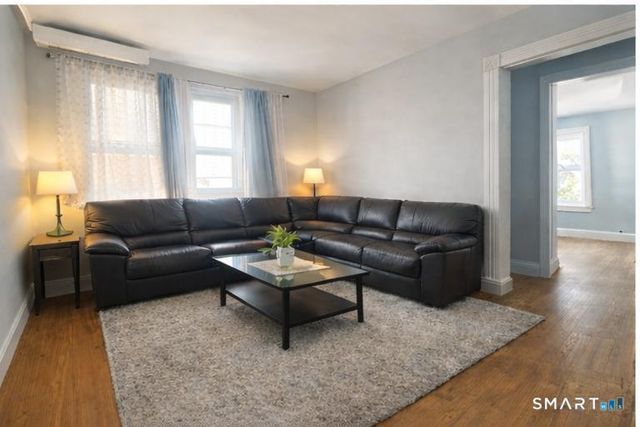 700 Laurel Avenue, Bridgeport, CT 06604