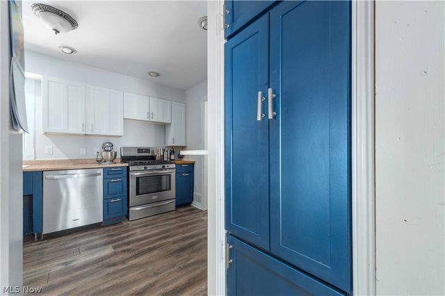 159 Inwood Boulevard, Avon Lake, OH 44012