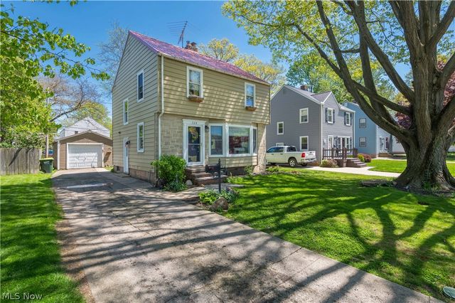 159 Inwood Boulevard, Avon Lake, OH 44012
