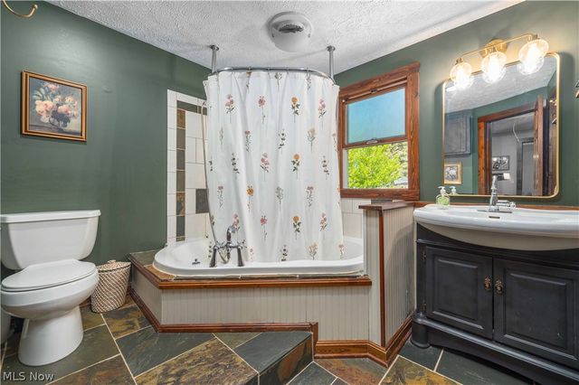 159 Inwood Boulevard, Avon Lake, OH 44012