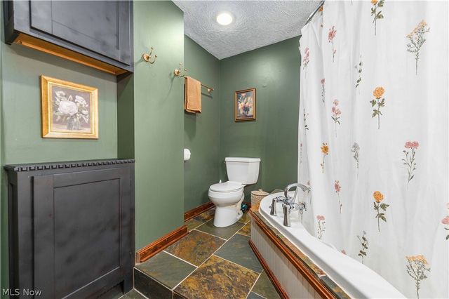 159 Inwood Boulevard, Avon Lake, OH 44012