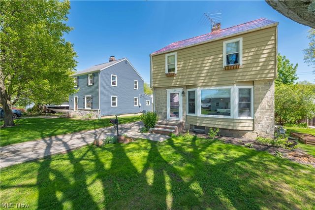 159 Inwood Boulevard, Avon Lake, OH 44012