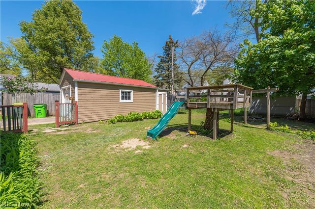 159 Inwood Boulevard, Avon Lake, OH 44012