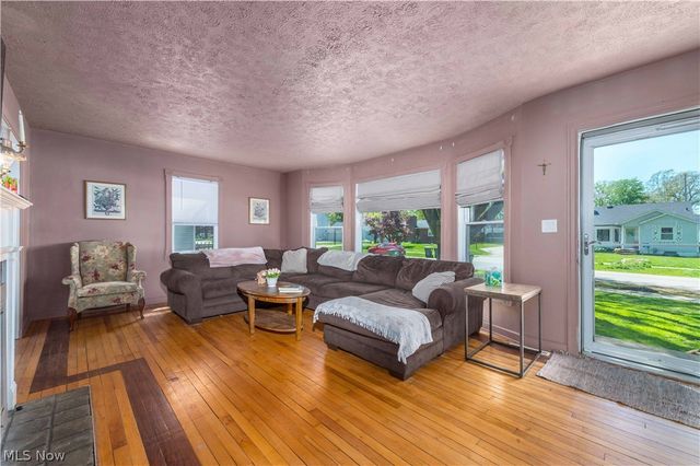 159 Inwood Boulevard, Avon Lake, OH 44012