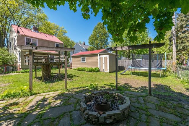 159 Inwood Boulevard, Avon Lake, OH 44012