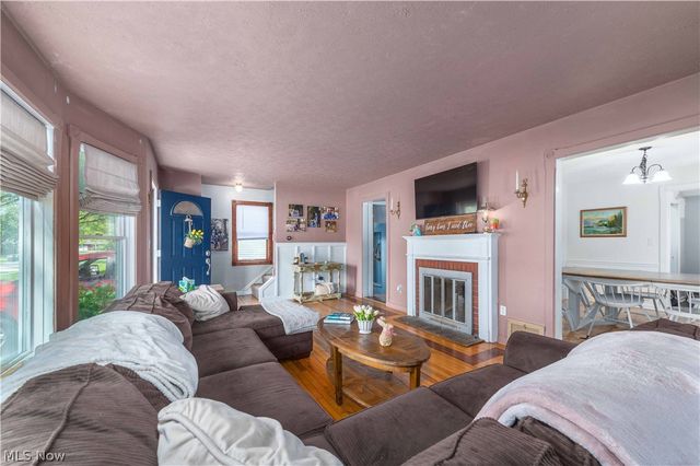 159 Inwood Boulevard, Avon Lake, OH 44012