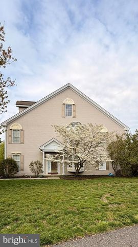 28 WILLIAM PENN CIR, Medford, NJ 08055