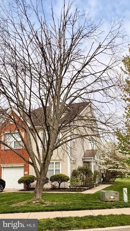 28 WILLIAM PENN CIR, Medford, NJ 08055