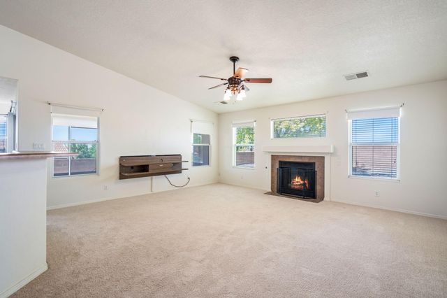 5825 Chaco Loop NE, Rio Rancho, NM 87144