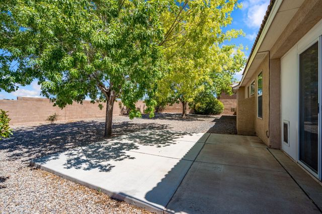 5825 Chaco Loop NE, Rio Rancho, NM 87144