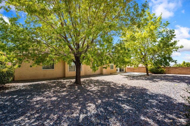 5825 Chaco Loop NE, Rio Rancho, NM 87144
