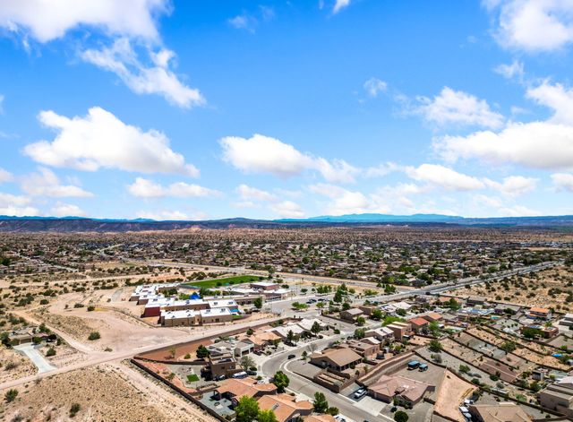 5825 Chaco Loop NE, Rio Rancho, NM 87144
