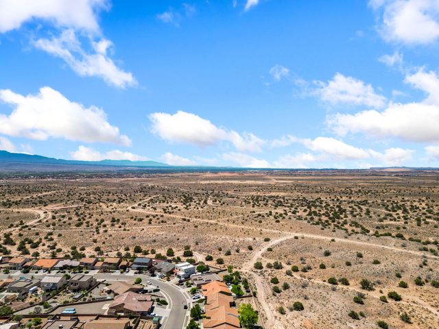 5825 Chaco Loop NE, Rio Rancho, NM 87144
