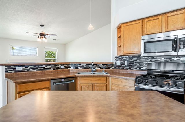 5825 Chaco Loop NE, Rio Rancho, NM 87144