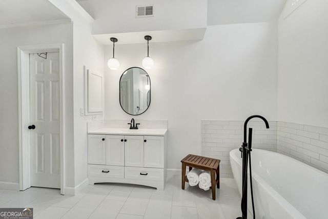 372 Wellington Point Drive, Lawrenceville, GA 30043