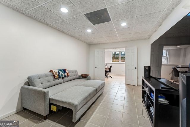 372 Wellington Point Drive, Lawrenceville, GA 30043