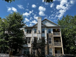 5958 FOUNDERS HILL DR #301, Alexandria, VA 22310