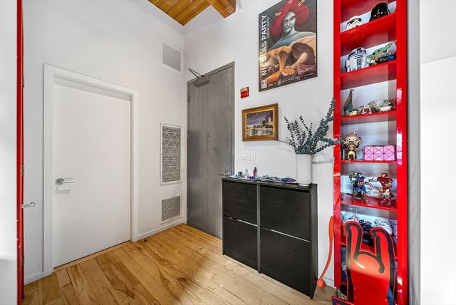 21 Wormwood St 620, Boston, MA 02210