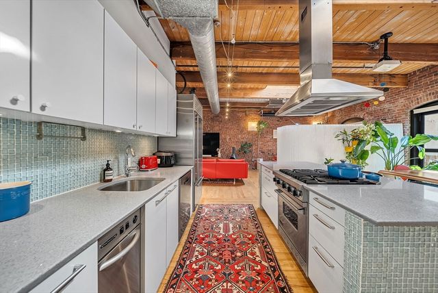21 Wormwood St 620, Boston, MA 02210
