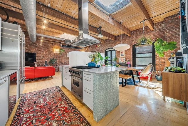 21 Wormwood St 620, Boston, MA 02210