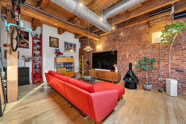 21 Wormwood St 620, Boston, MA 02210