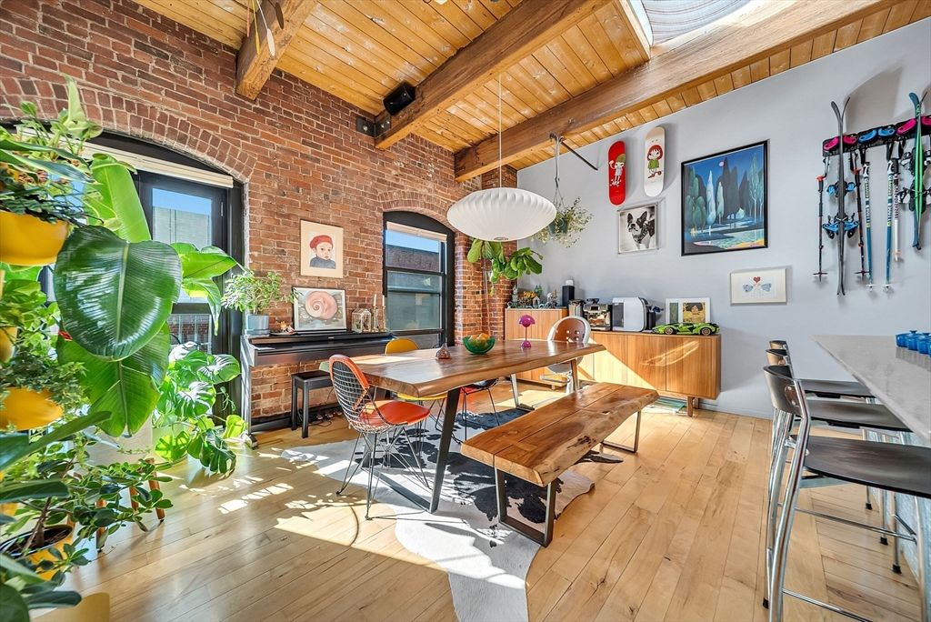 21 Wormwood St 620, Boston, MA 02210
