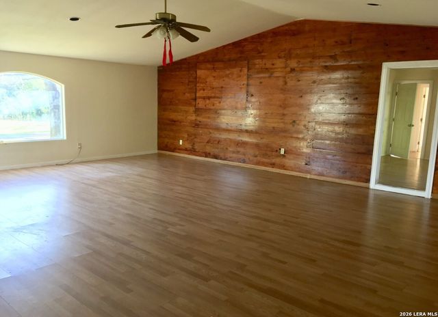 402 OGRADY ST, Boerne, TX 78006