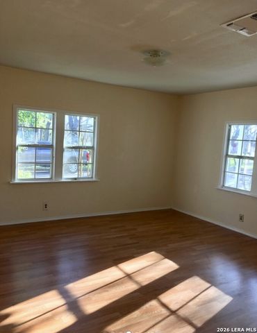 402 OGRADY ST, Boerne, TX 78006