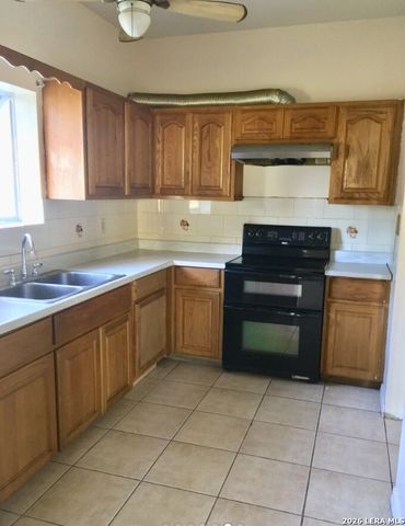 402 OGRADY ST, Boerne, TX 78006