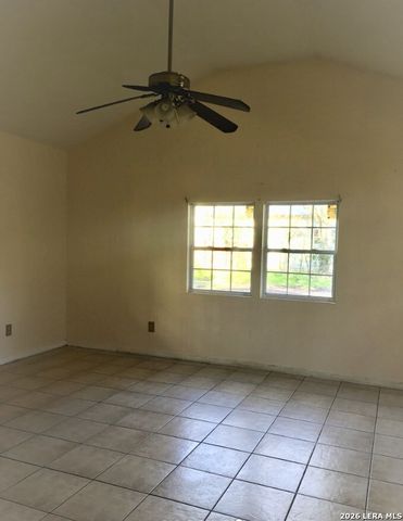 402 OGRADY ST, Boerne, TX 78006