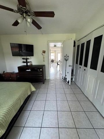 104 Hastings G, West Palm Beach, FL 33417