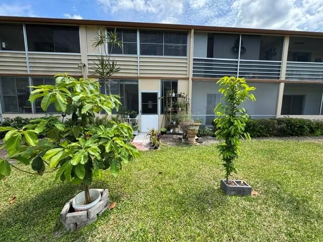 104 Hastings G, West Palm Beach, FL 33417
