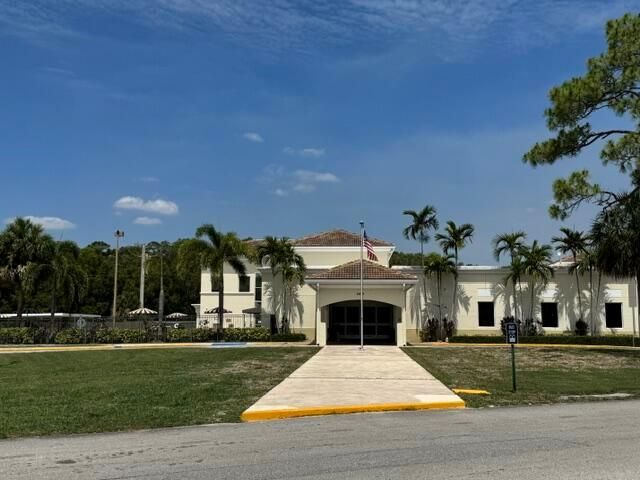 104 Hastings G, West Palm Beach, FL 33417